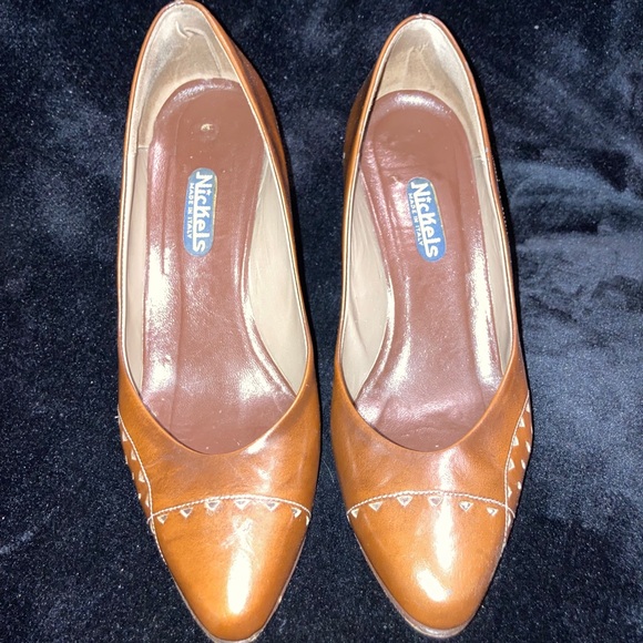 Vintage Nickels Kitten Heel Pumps - Picture 4 of 4